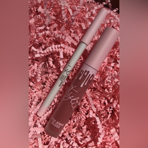 **𝙎𝙊𝙇𝘿 Kylie Cosmetics “I Want It All” 2017 20th Birthday PR Collection. - Picture 9 of 10